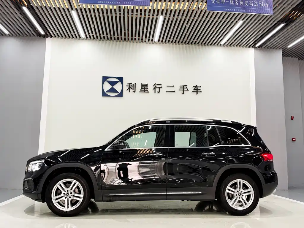 Mercedes-Benz GLB — миниатюра 8