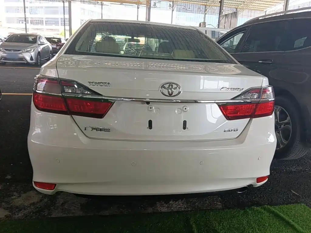 Toyota Camry 2015 2.0G Lead