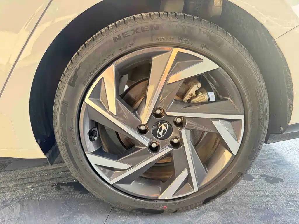 Hyundai Elantra — миниатюра 38