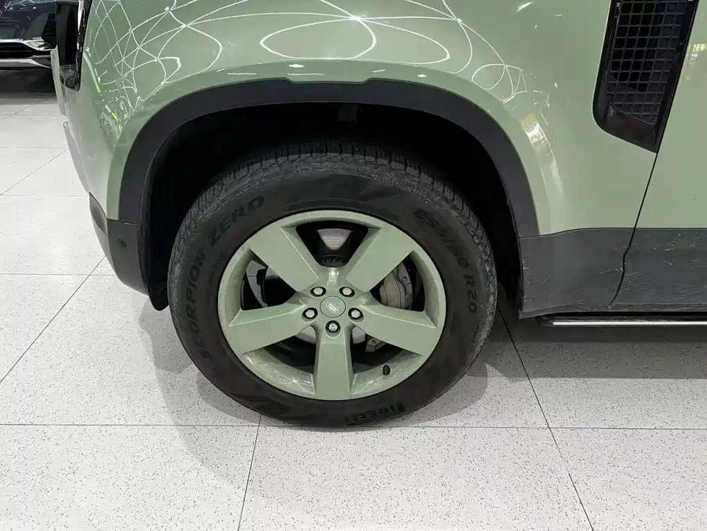 Land Rover Defender — миниатюра 12