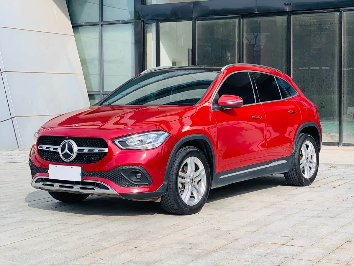 Mercedes-Benz GLA 1.3 л 2021 г. красный/фиолетовый, пробег 47000 км