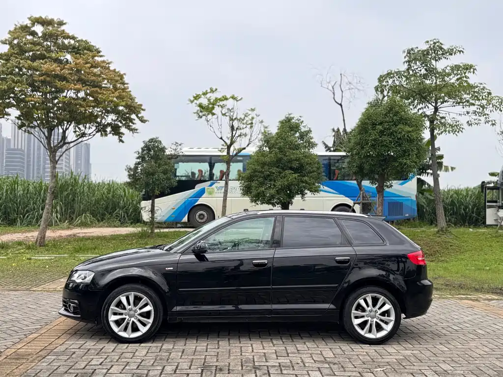 Audi A3 (Import) Sportback 30 TFSI Luxury Type, фото 7