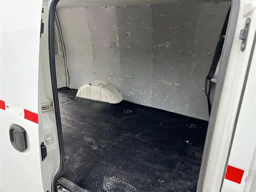 SAIC MAXUS CHASE EV30