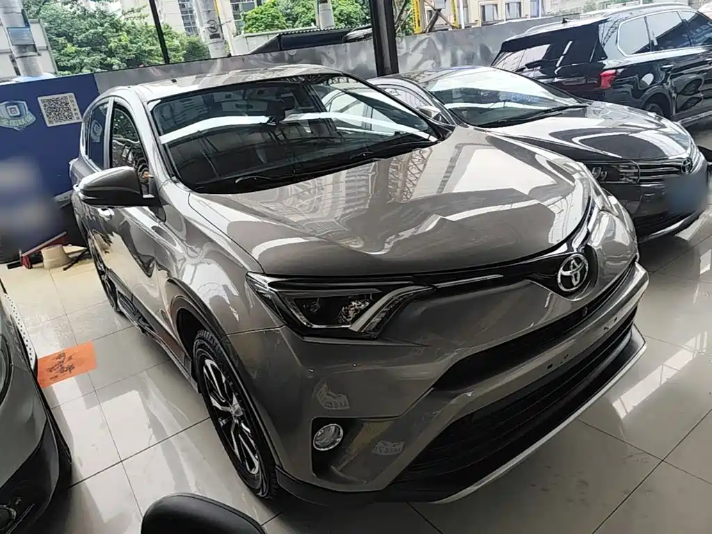 Toyota RAV4 — миниатюра 4