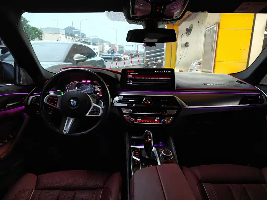 BMW 5 Series — миниатюра 6