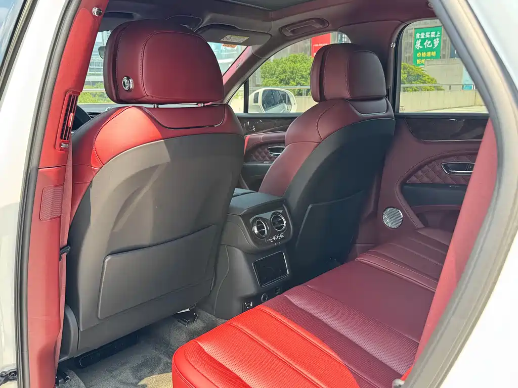 BENTLEY TIMYUE PLUG IN HYBRID