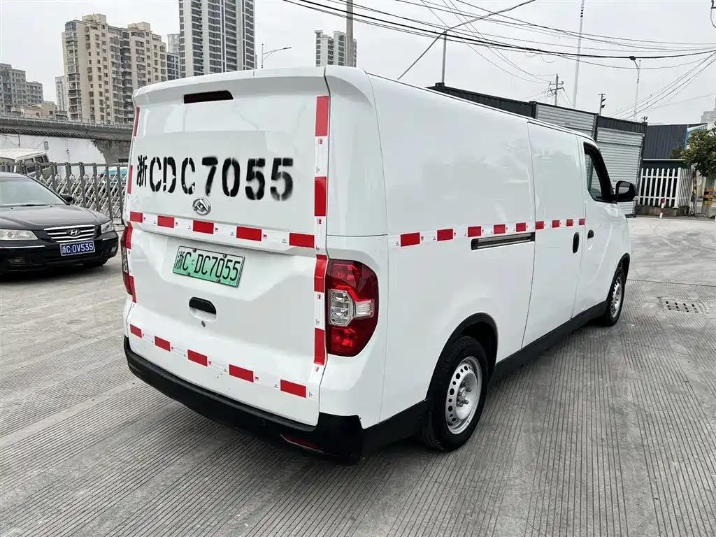 SAIC MAXUS CHASE EV30