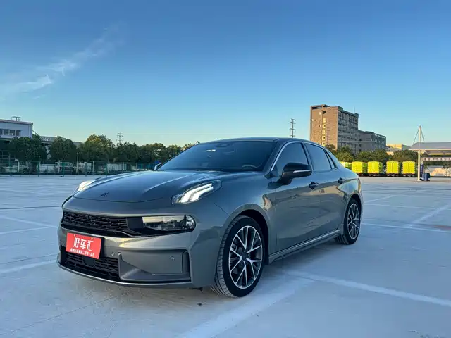 2021 Lynk & Co 03