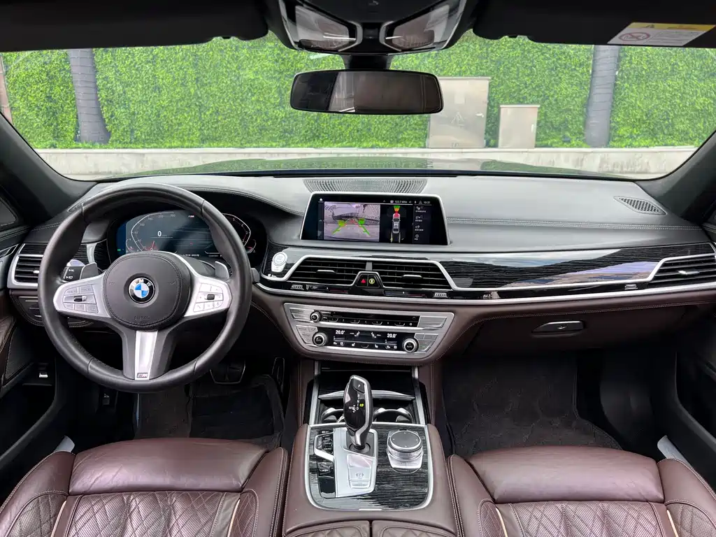 BMW 7 Series — миниатюра 19