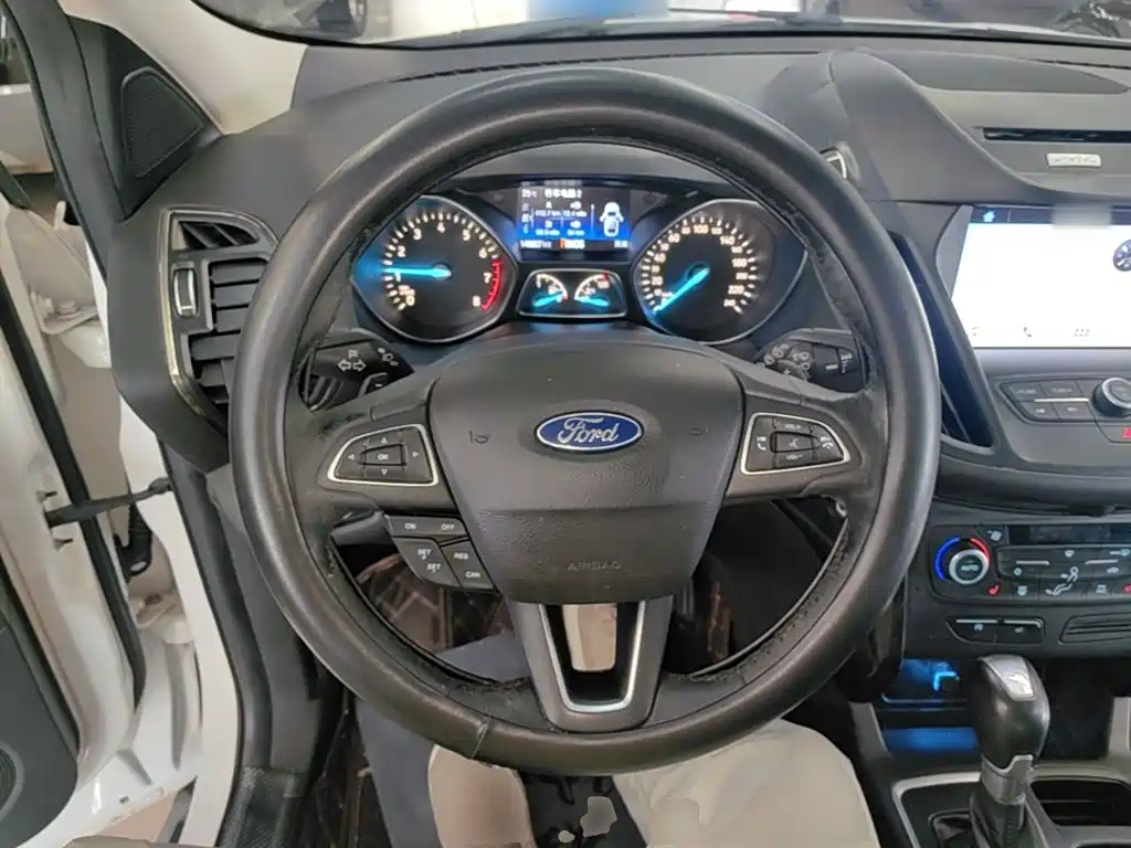 Ford Kuga — миниатюра 11