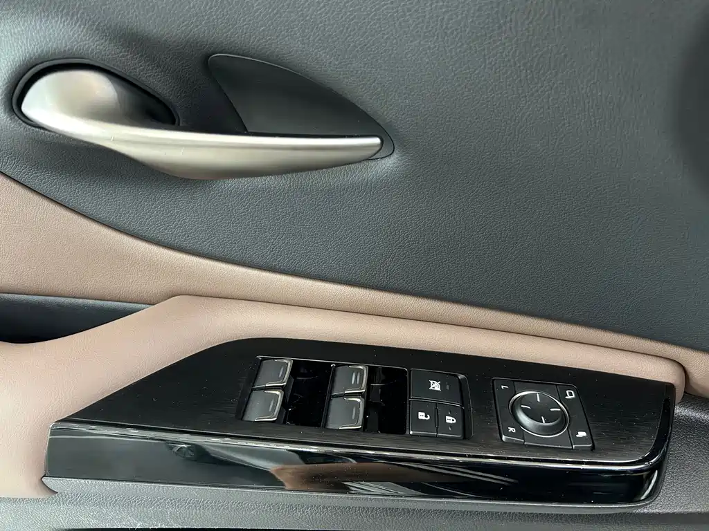 Lexus ES — миниатюра 18