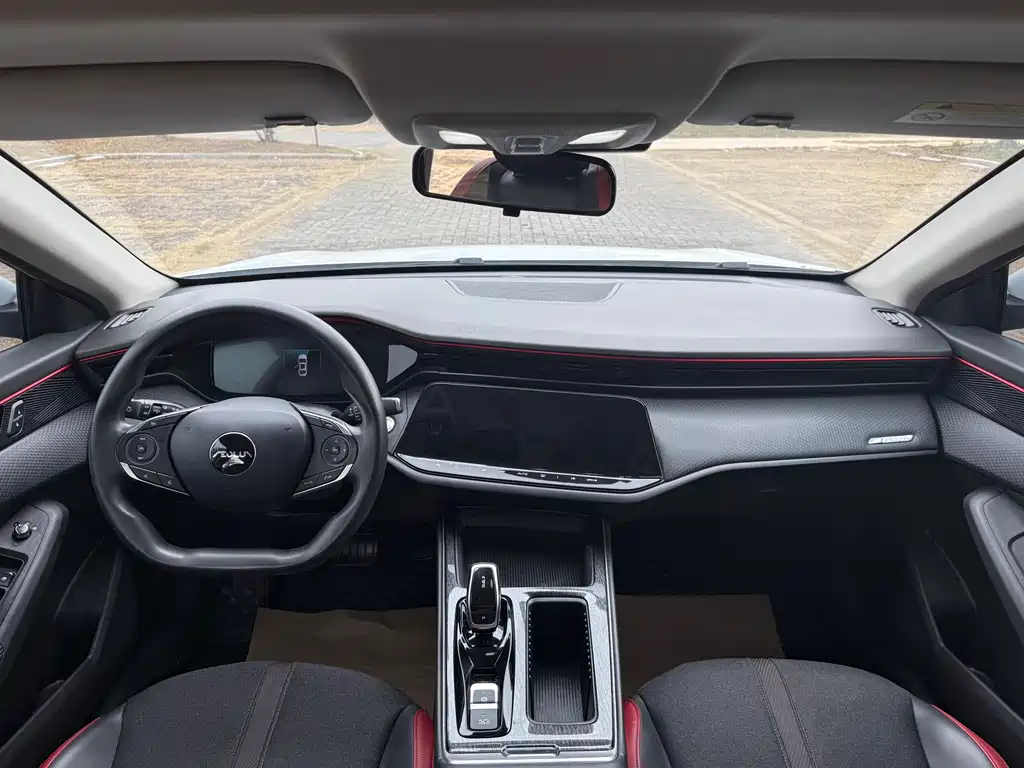 DONGFENG YI HYUN MAX