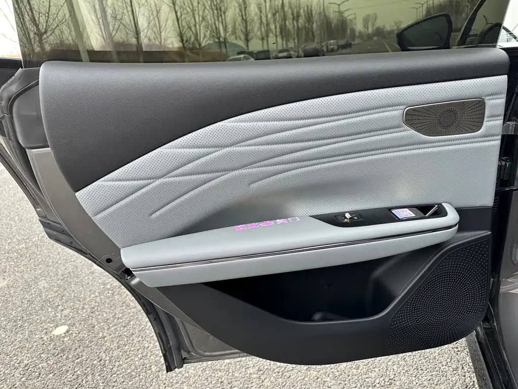 GEELY GALAXY GALAXY E8