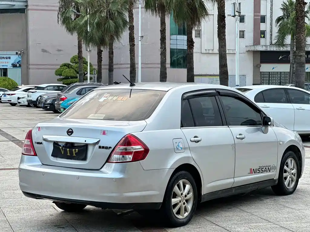 Nissan Tiida — миниатюра 5