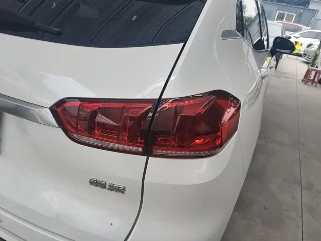 Wey Wey VV5 — миниатюра 8