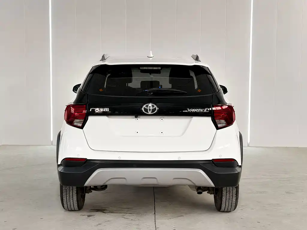 Toyota Yaris L — миниатюра 5