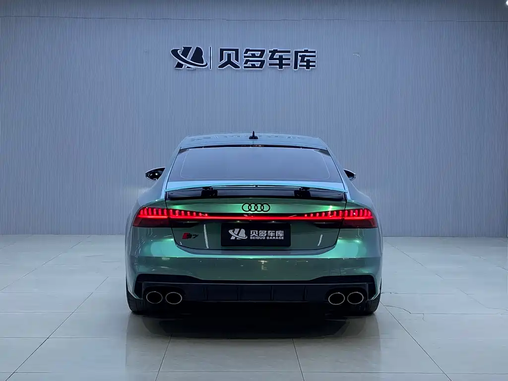 AUDI S7
