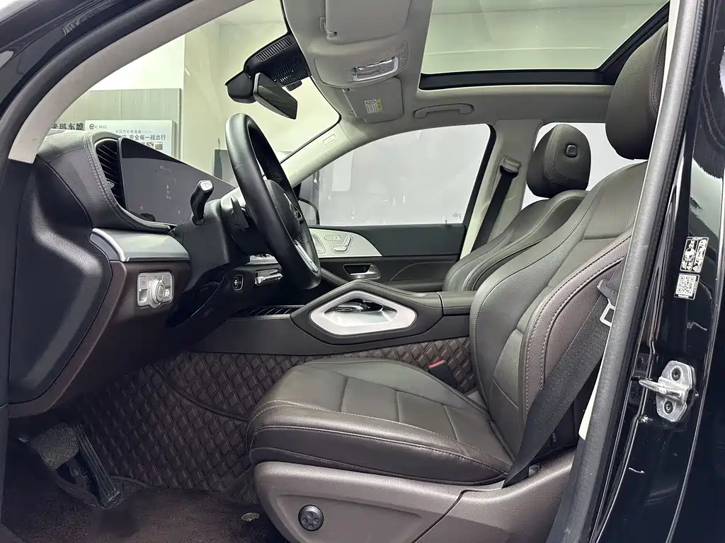 Mercedes-Benz GLE (Import) — миниатюра 10