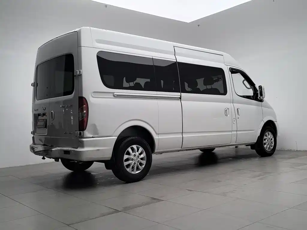 MAXUS V80 — миниатюра 2