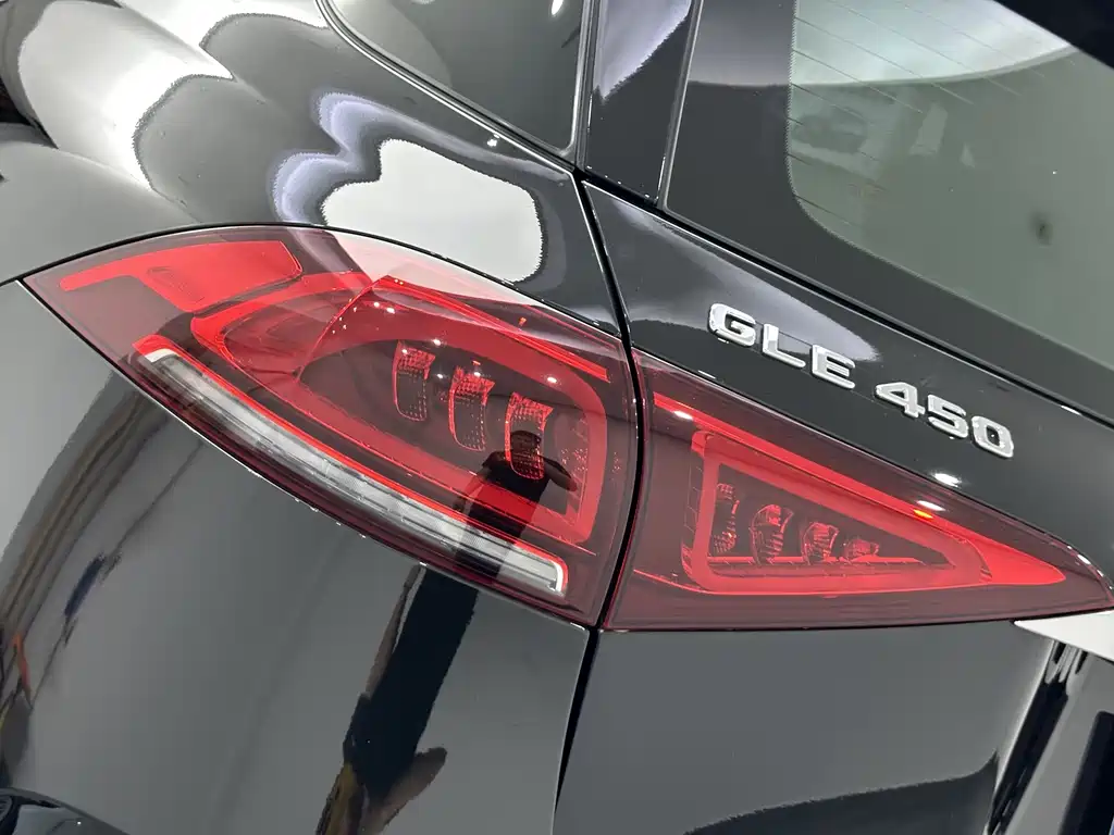 Mercedes-Benz GLE (Import) — миниатюра 23