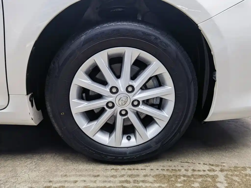 Toyota Camry — миниатюра 15