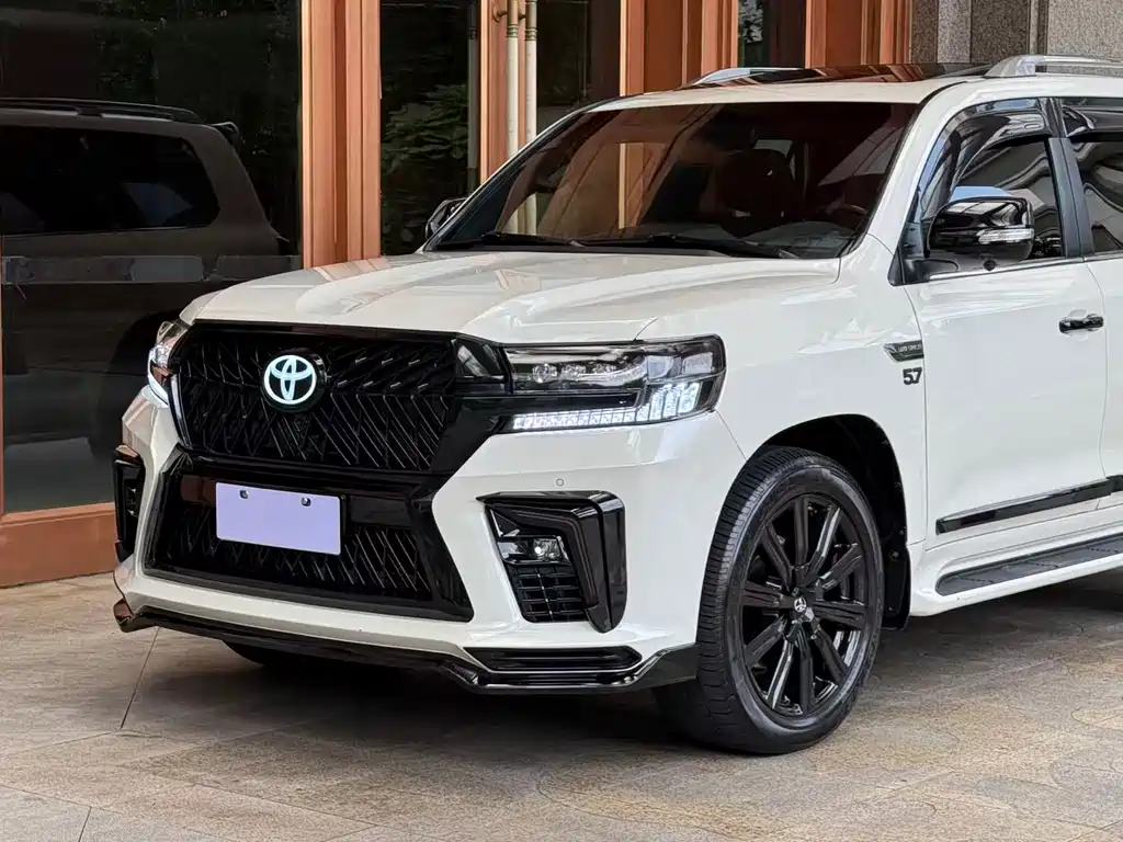 Toyota Land Cruiser 2018 5.7L GX-R