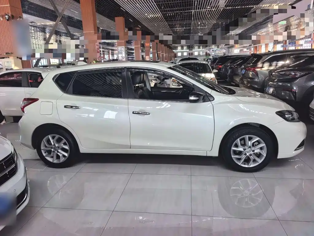 Nissan Tiida — миниатюра 15