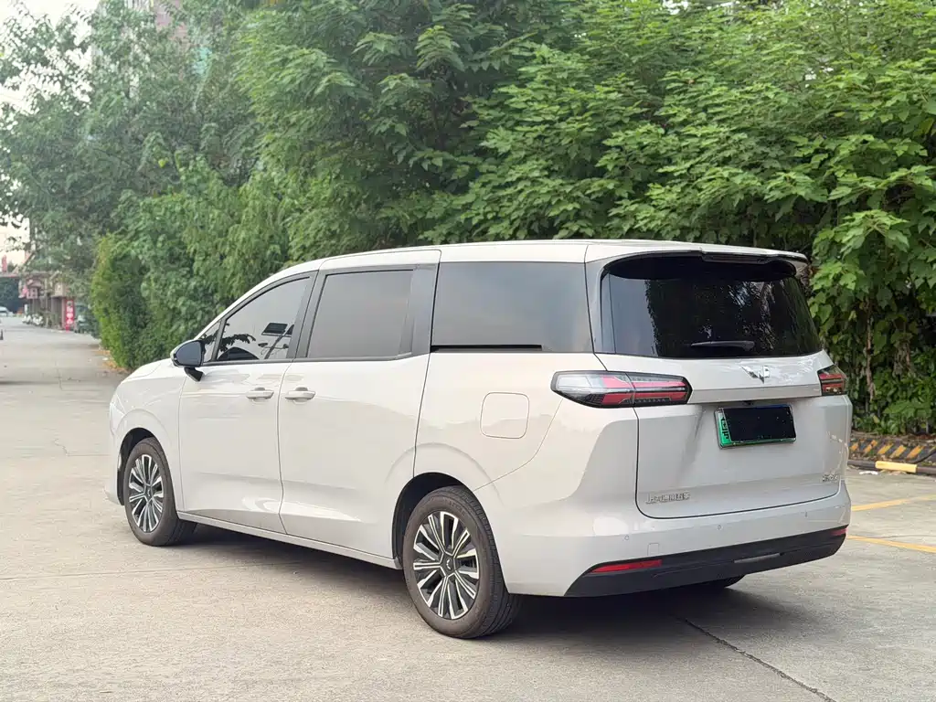 Wuling Xingguang 730 New Energy — миниатюра 6
