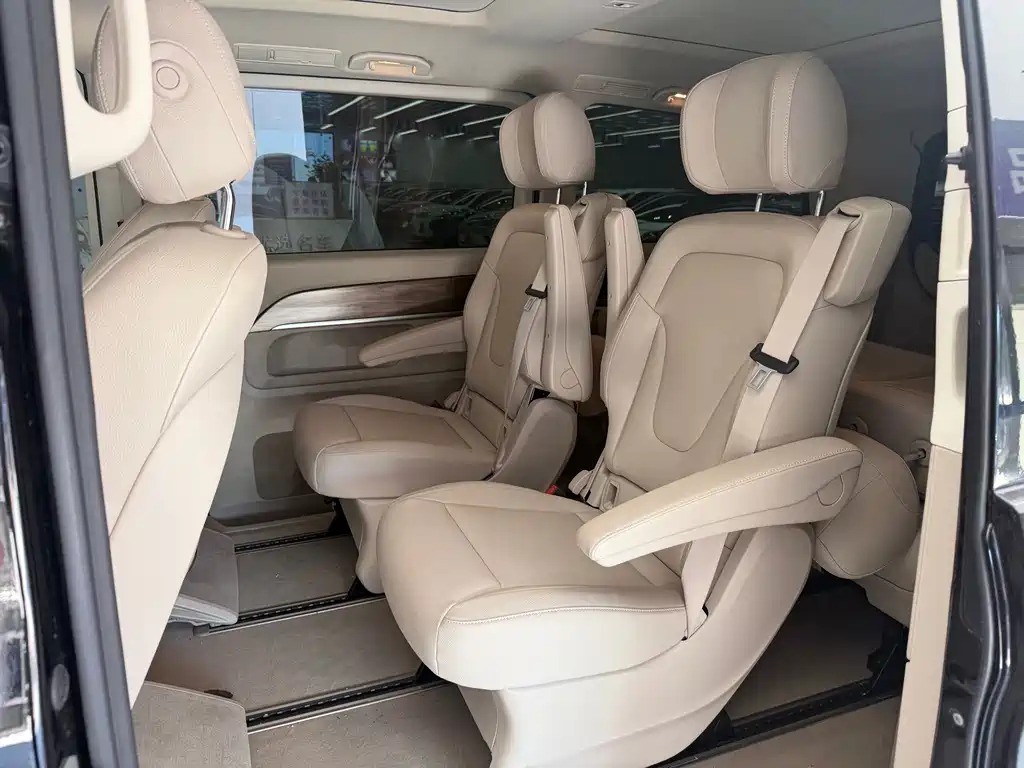 Mercedes-Benz V-Class — миниатюра 6