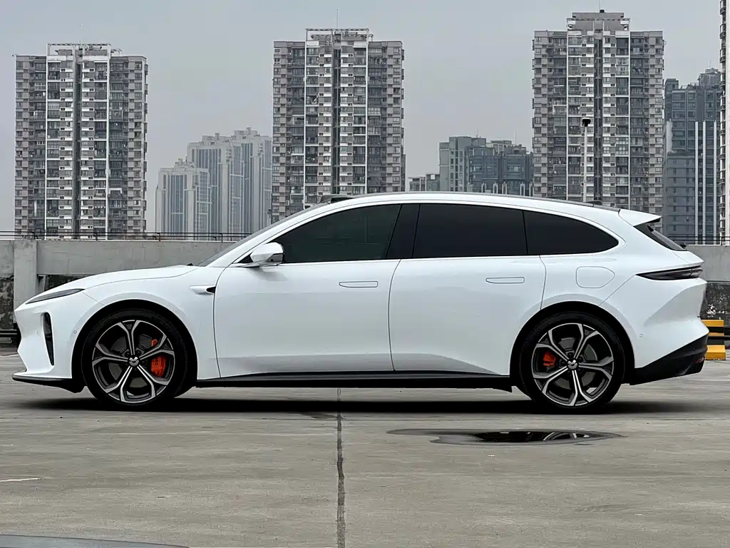 NIO NIO ET5T