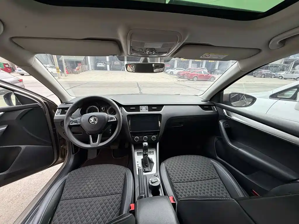 Skoda Octavia — миниатюра 8