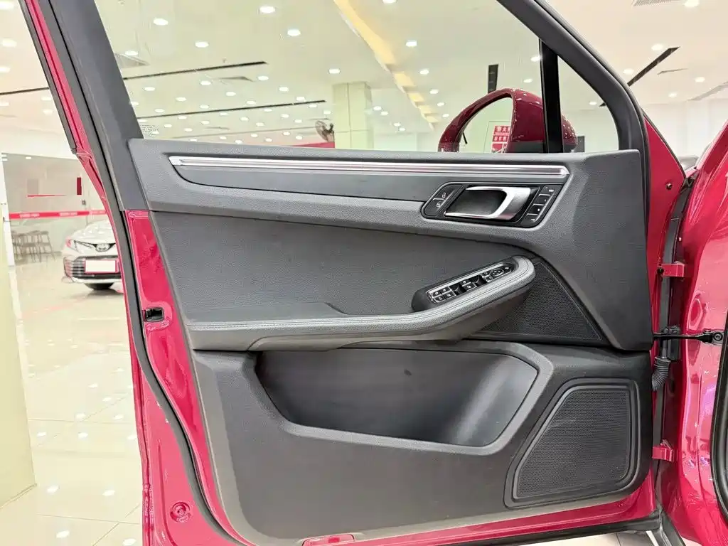 Porsche Macan — миниатюра 18