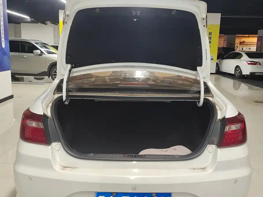 Geely Vision — миниатюра 4