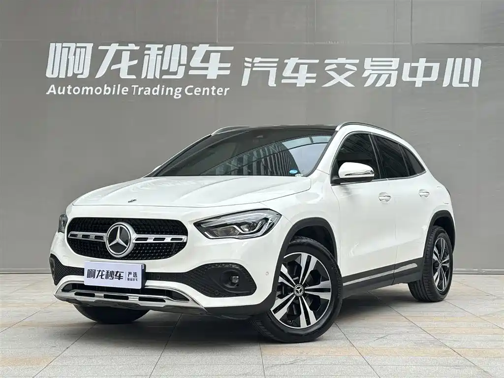 MERCEDES-BENZ GLA