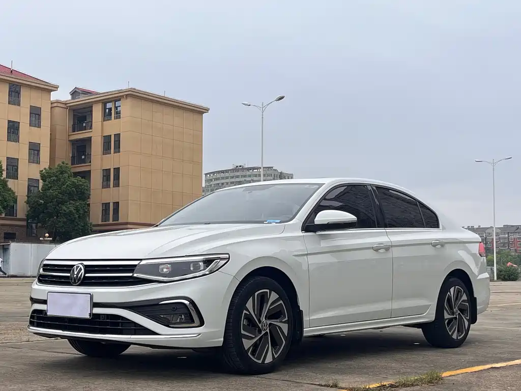 Volkswagen Bora 2023