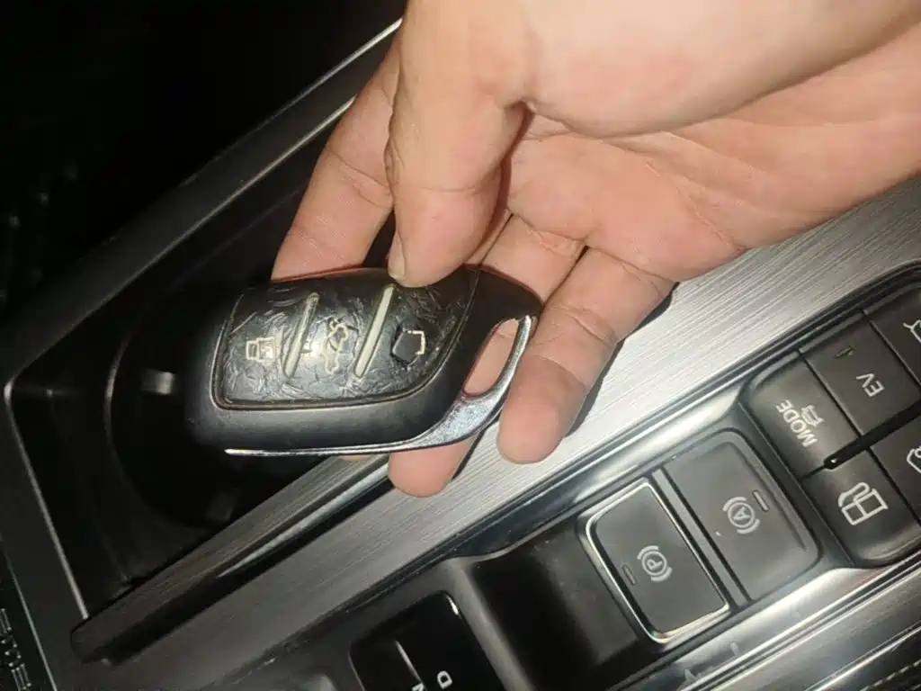 Roewe RX5 New Energy — миниатюра 9