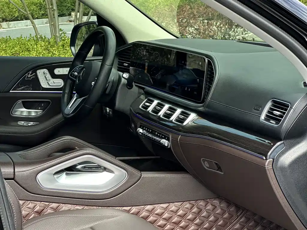 Mercedes-Benz GLS — миниатюра 8