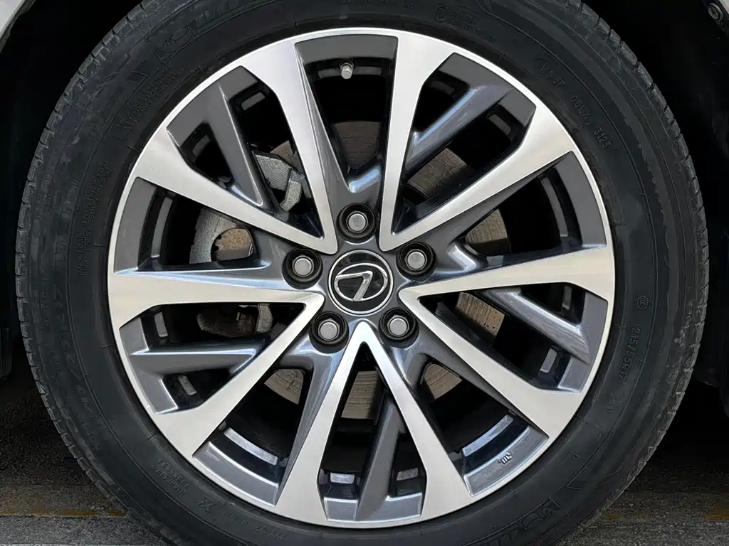 Lexus ES 2022 300h