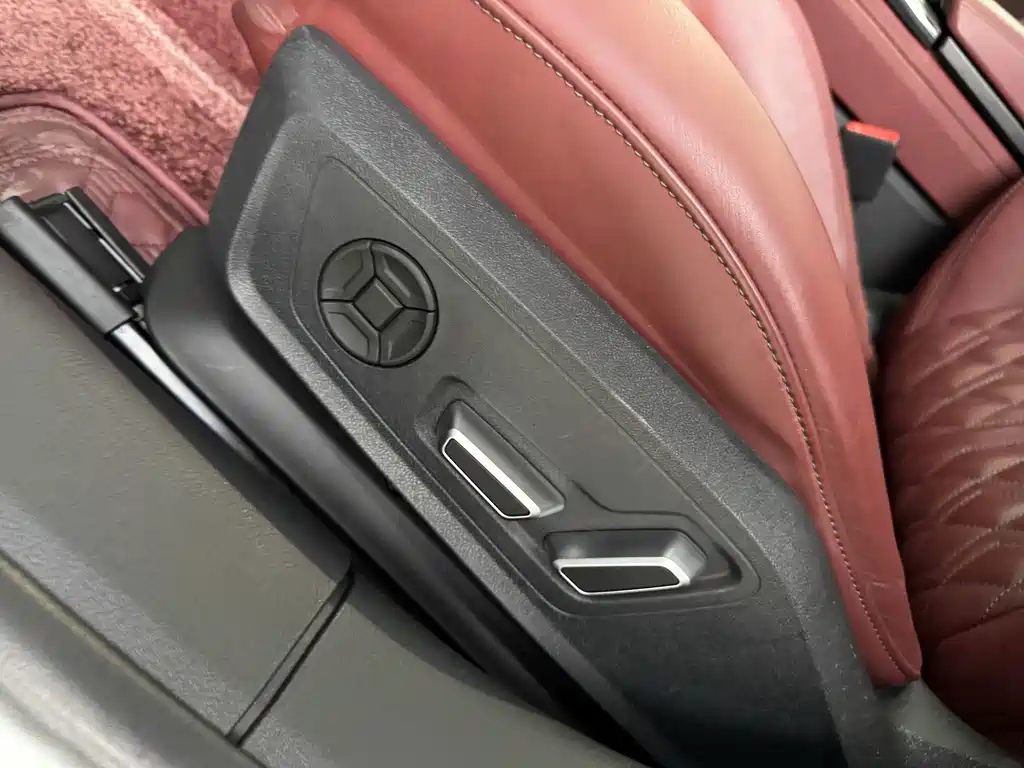 Audi A7L — миниатюра 9