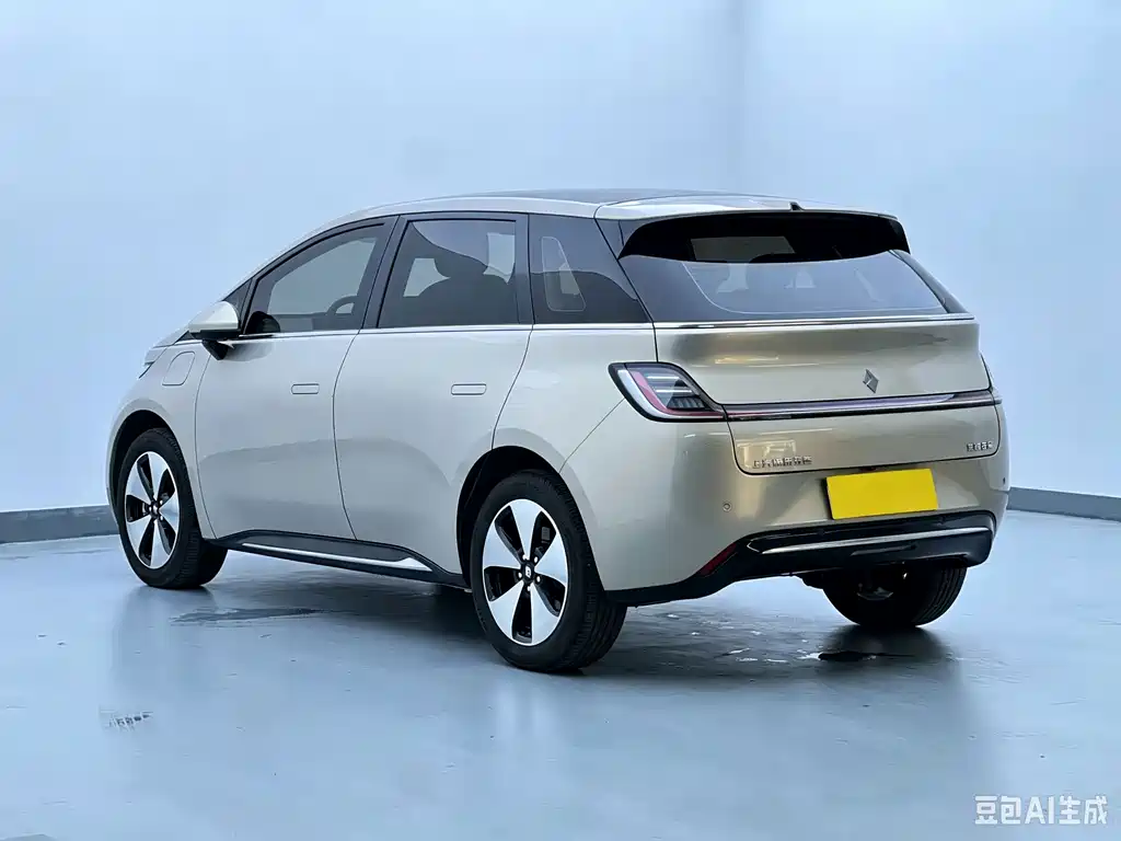 Baojun Yunduo — миниатюра 4