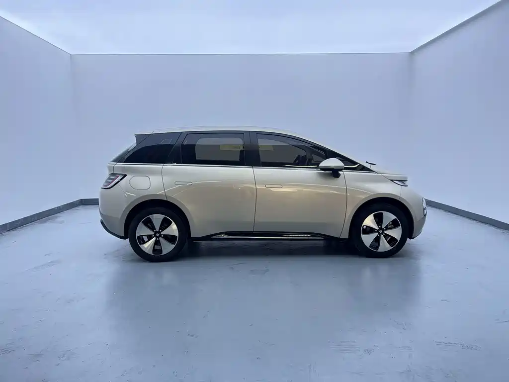 Baojun Yunduo — миниатюра 10