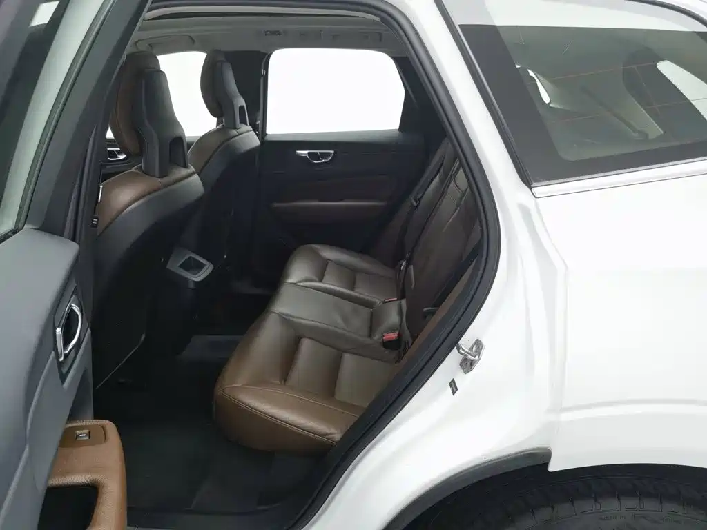 Volvo XC60 — миниатюра 15