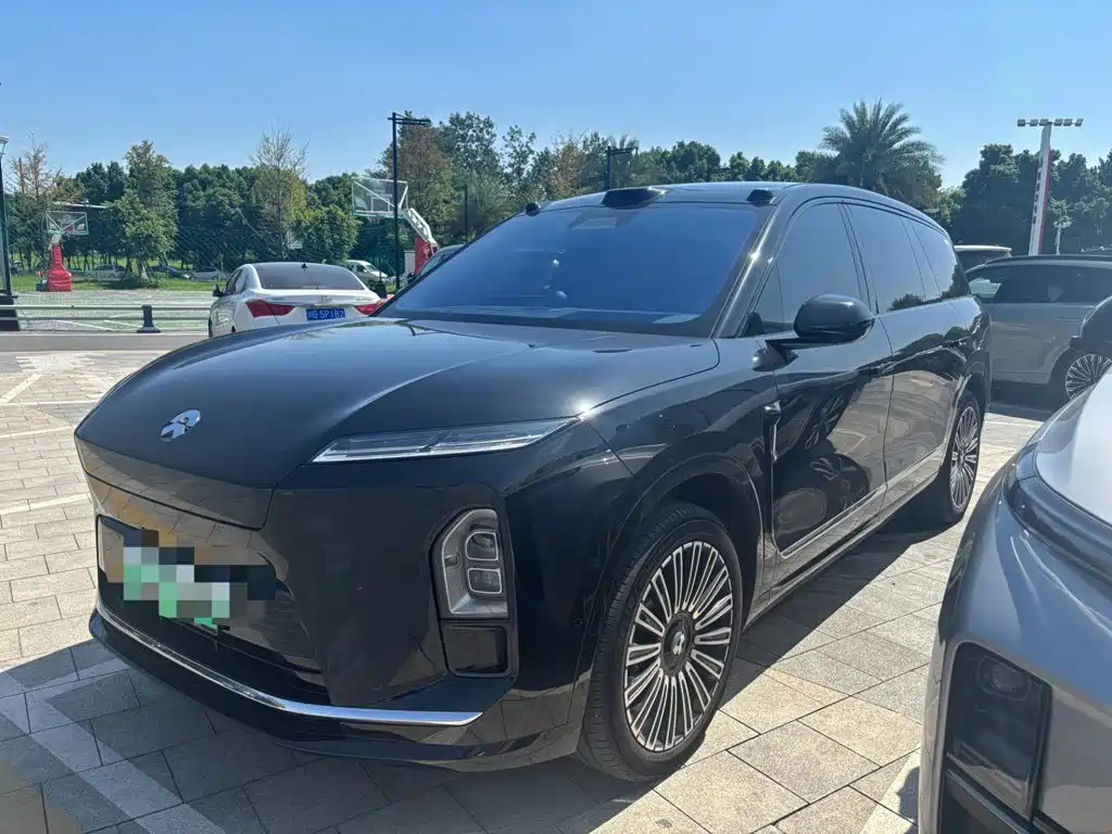 NIO ES8