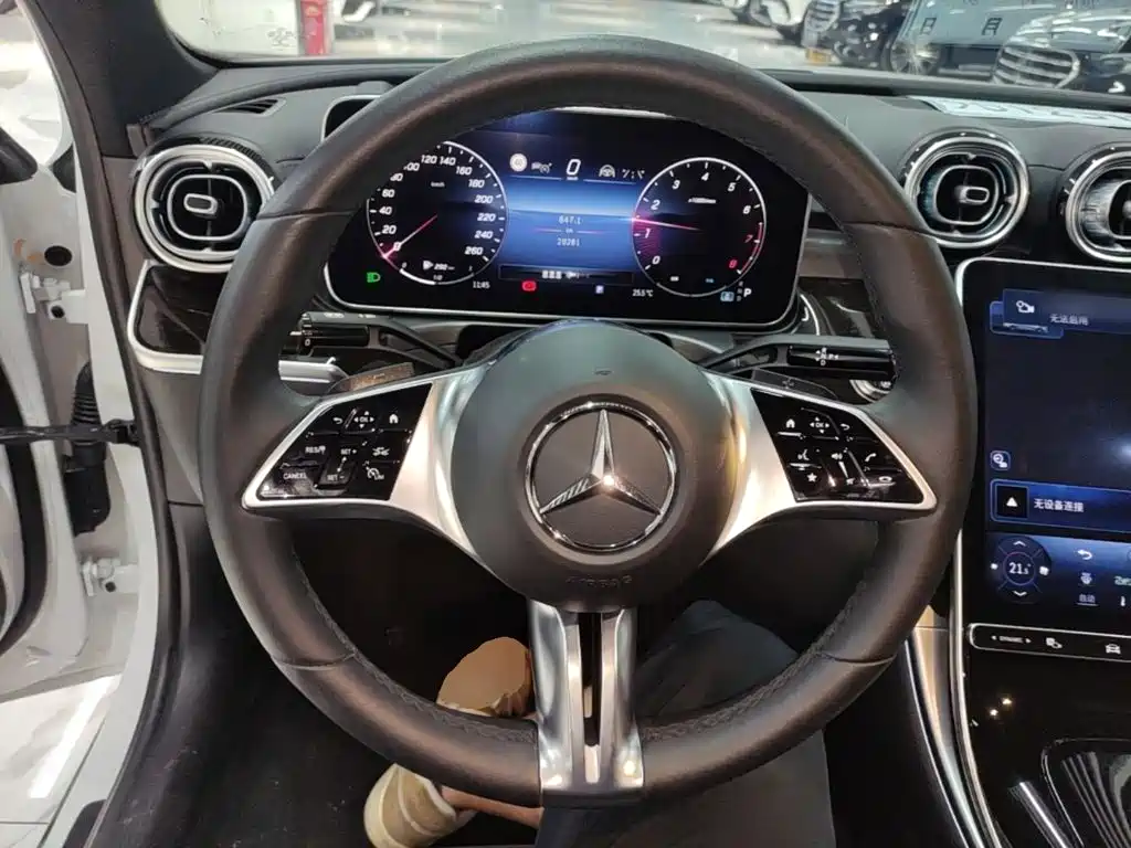 Mercedes-Benz C-Class — миниатюра 11