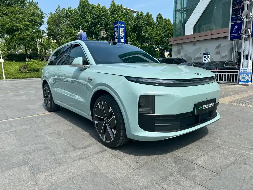 Li Auto Li L6 2025