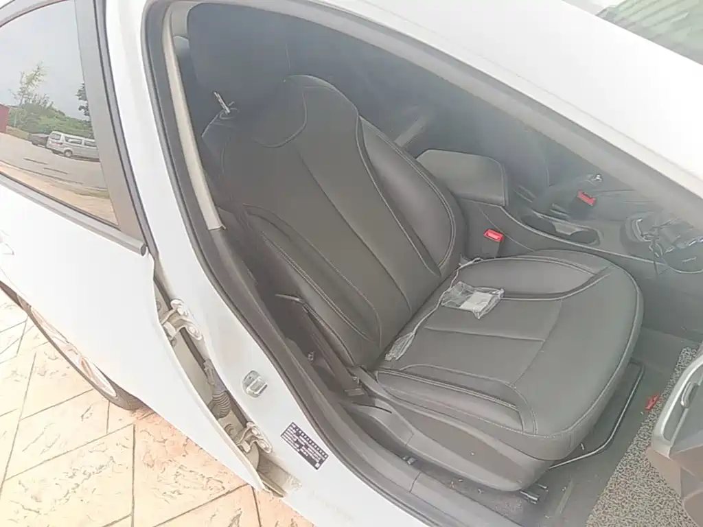 Buick Excelle — миниатюра 25