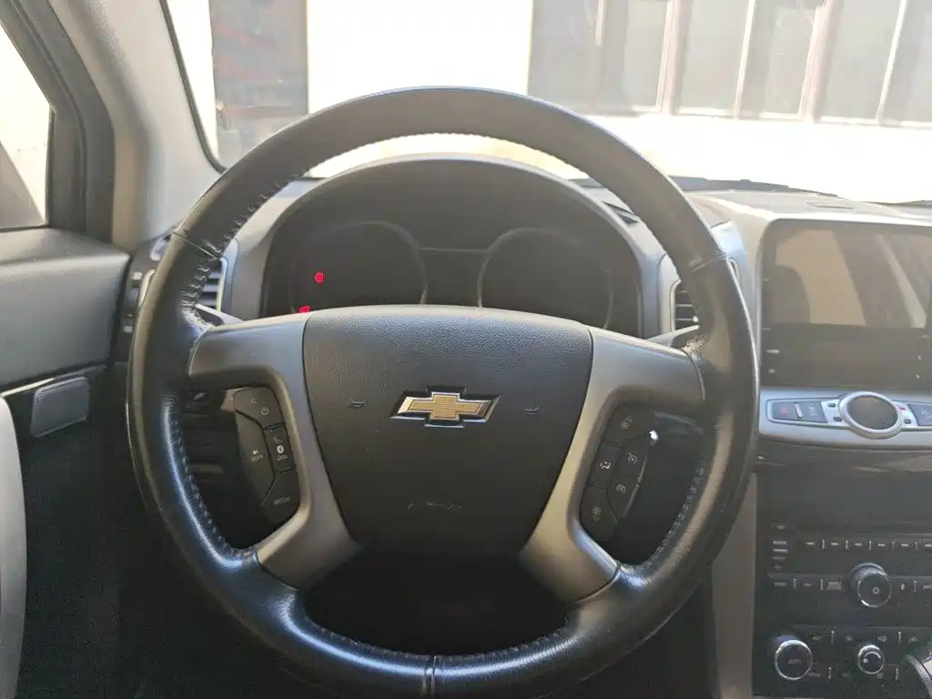 Chevrolet Captiva — миниатюра 3