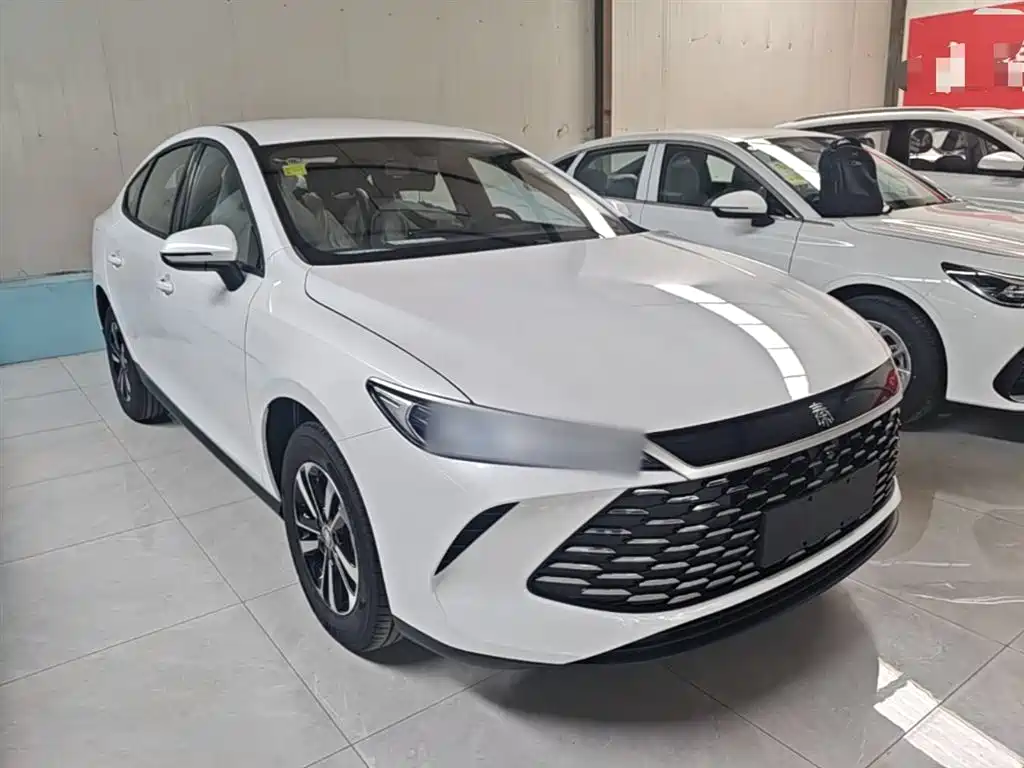 BYD Qin Plus PLUS 2025 DM-i Smart Drive 128KM