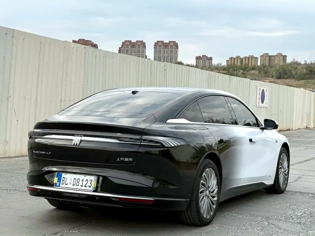 Buick Electra L7 — миниатюра 7