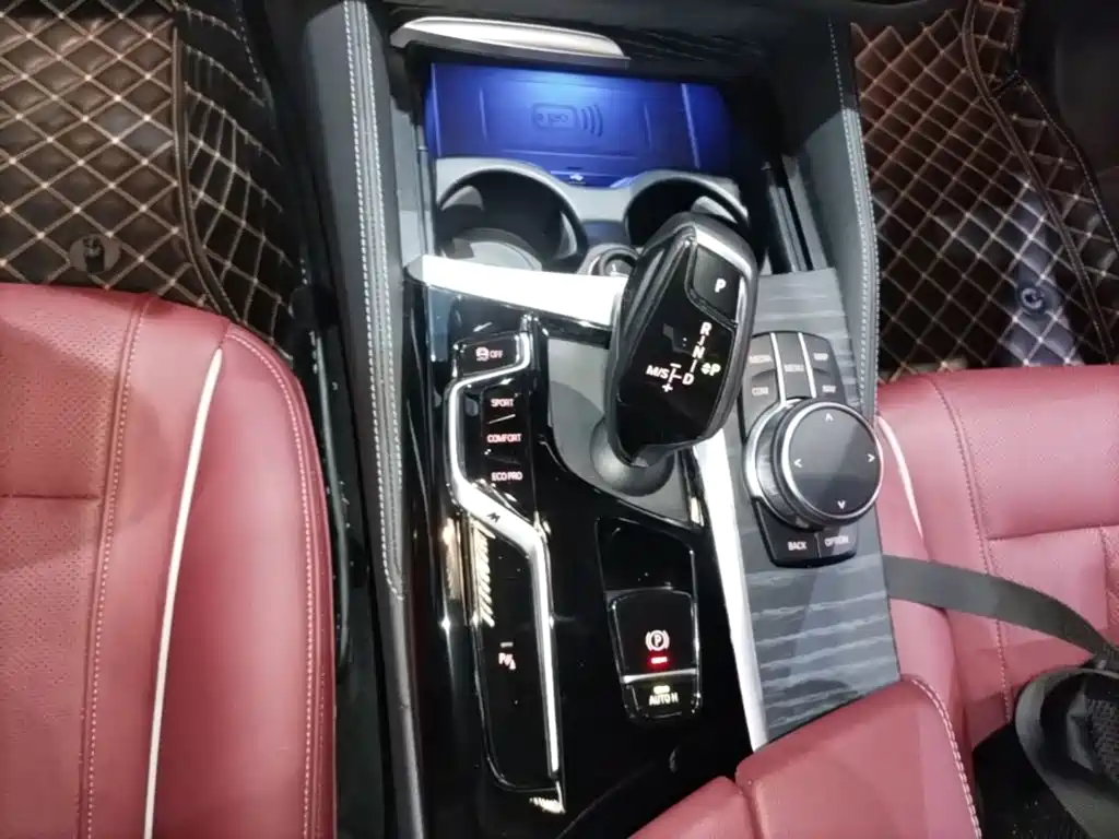 BMW 5 Series — миниатюра 14
